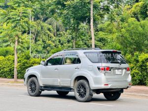 Xe Toyota Fortuner 2.7V 4x2 AT 2015