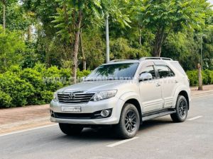 Xe Toyota Fortuner 2.7V 4x2 AT 2015