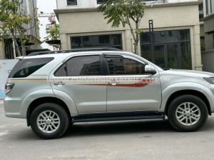 Xe Toyota Fortuner 2.7V 4x4 AT 2014