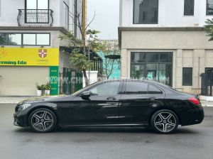 Xe Mercedes Benz C300 AMG 2019