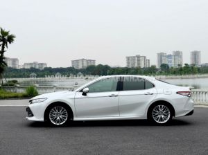 Xe Toyota Camry 2.5Q 2021