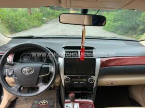 Xe Toyota Camry 2.0E 2013