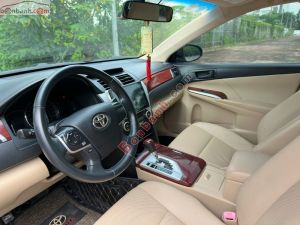 Xe Toyota Camry 2.0E 2013