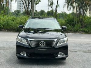 Xe Toyota Camry 2.0E 2013