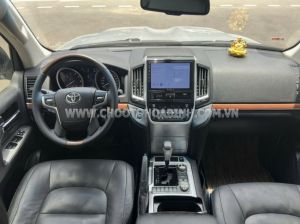 Xe Toyota Land Cruiser VX 4.6 V8 2015