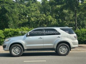 Xe Toyota Fortuner 2.7V 4x2 AT 2014