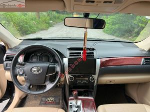 Xe Toyota Camry 2.0E 2013