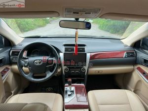 Xe Toyota Camry 2.0E 2013