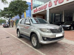 Xe Toyota Fortuner 2.7V 4x4 AT 2014